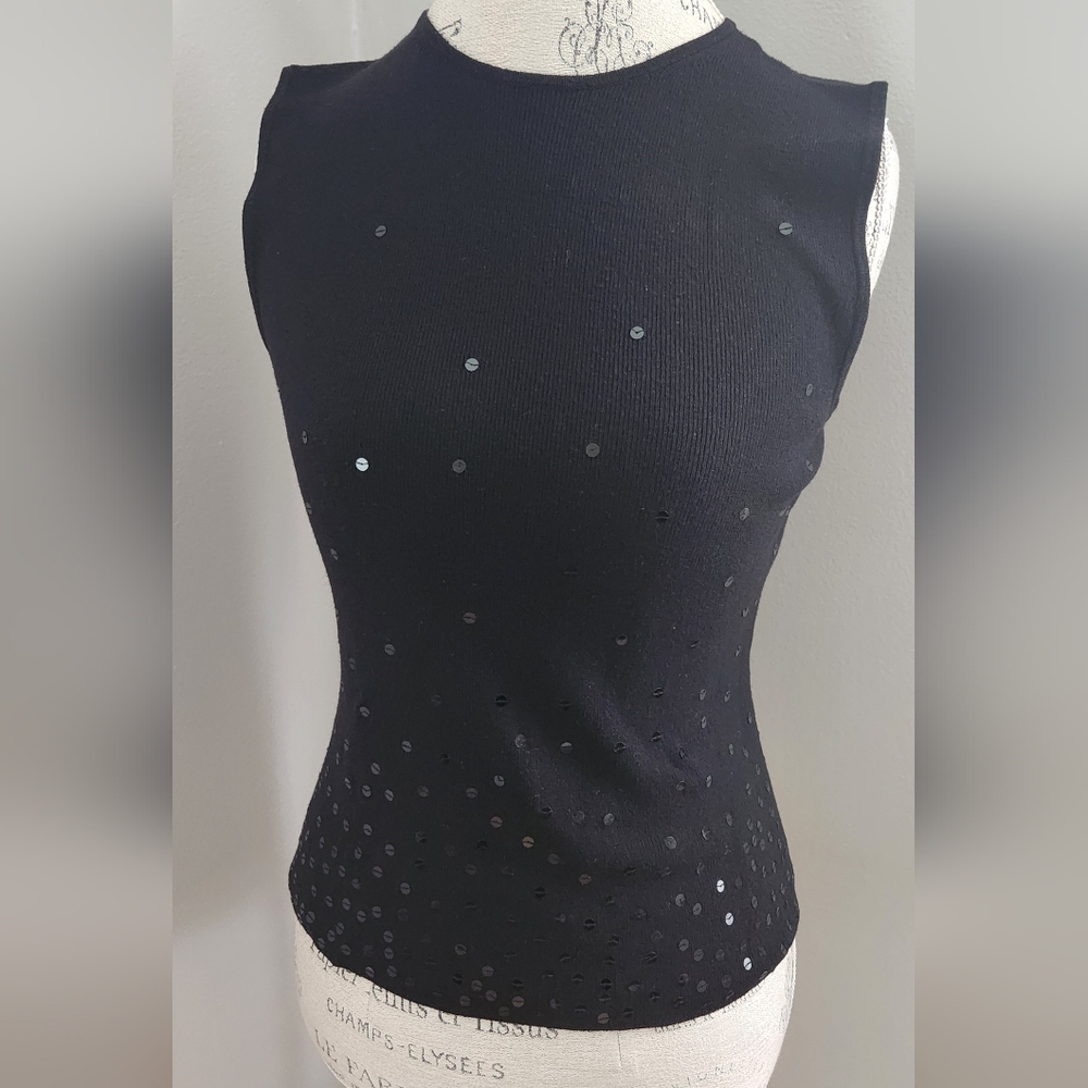 LOFT sleevless black crew neck knit top with sequin embellishments in XS